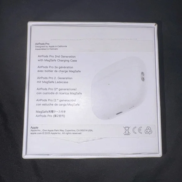 Apple AirPods Pro with MagSafe Charging Case